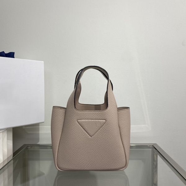 2022 fashion luxury ladies handbags shoulder bags women backpacks wallets messenger bag pochette metis handbag embossed pattern size 18x15.5
2022 fashion luxury ladies handbags shoulder bags women backpacks wallets messenger bag pochette metis handbag embossed pattern size 18x15.5