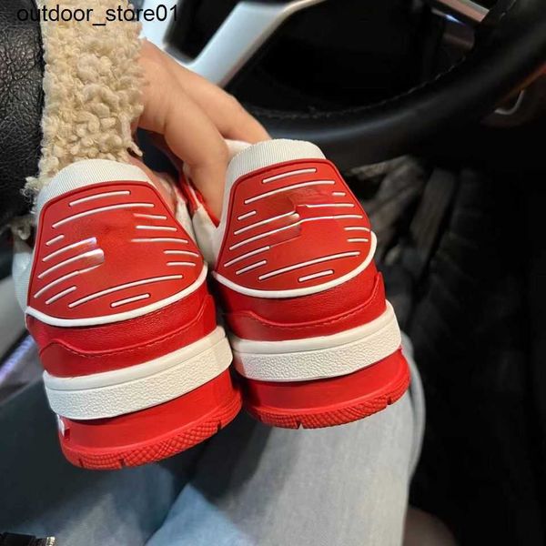 designer sneakers fashion brand luxury casual shoes men women board shoes european spring popular leather trainers
designer sneakers fashion brand luxury casual shoes men women board shoes european spring popular leather trainers