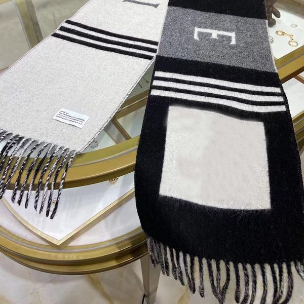 2022 new fashion cashmere women plaid lw scarf winter warm shawl and wrap bandana pashmina female foulard long thick blanket, Blue;gray
2022 new fashion cashmere women plaid lw scarf winter warm shawl and wrap bandana pashmina female foulard long thick blanket, Blue;gray