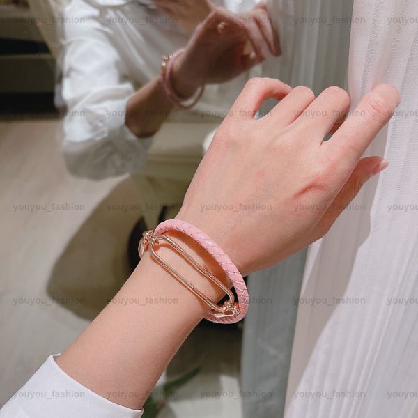 pink leather braceltes luxury designer bracelet gold bangle fashion farandole silver chains pendent h love bracelets wedding jewelry box, Golden;silver
pink leather braceltes luxury designer bracelet gold bangle fashion farandole silver chains pendent h love bracelets wedding jewelry box, Golden;silver