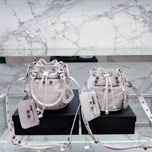 totes balenbag motorcycle bucket tote bag designer bags women shopper shoulder leather handbag purse handbags 220920
totes balenbag motorcycle bucket tote bag designer bags women shopper shoulder leather handbag purse handbags 220920