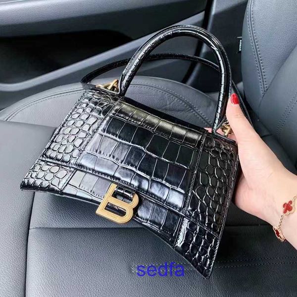 designer bags luxury balencigas genuine leather ladies shoulder crossbody handbag 2022 new fashion messenger armpit women's crocodile p
designer bags luxury balencigas genuine leather ladies shoulder crossbody handbag 2022 new fashion messenger armpit women's crocodile p
