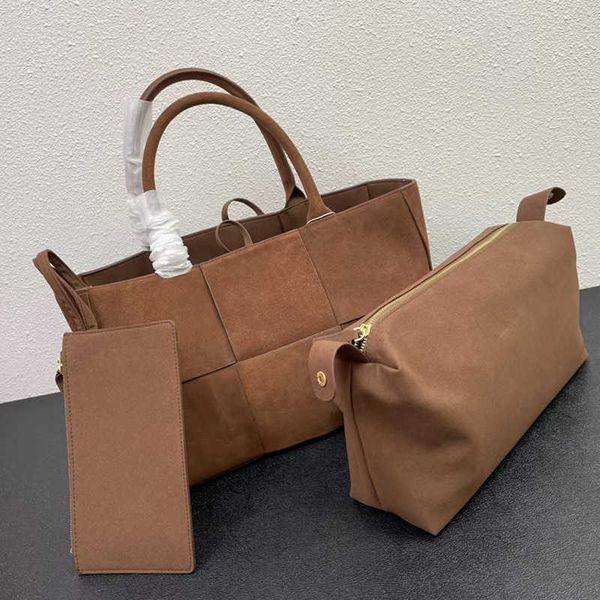 luxury handbag new classic ladys suede shoulder bags weave women flap lady handbags messenger with cosmetic bags and change wallets 39cm
luxury handbag new classic ladys suede shoulder bags weave women flap lady handbags messenger with cosmetic bags and change wallets 39cm