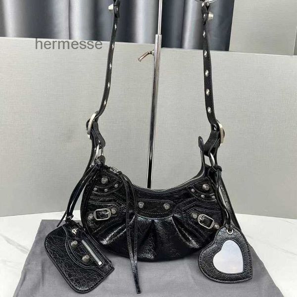 evenning bags balencaigass designer motorcycle bag three in one oil wax leather crackle pattern half moon handbag small crowd high sense one
evenning bags balencaigass designer motorcycle bag three in one oil wax leather crackle pattern half moon handbag small crowd high sense one