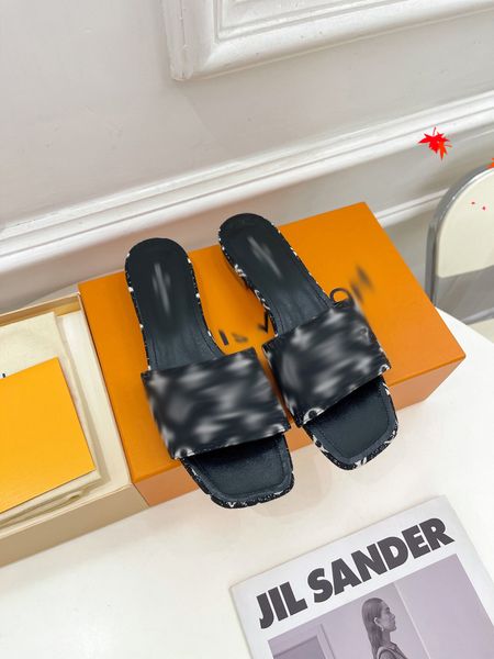 designer women slippers lady cartoon big head slides oran classic open toe casual flat slide real soft leather rubber slipper with box g057, Black
designer women slippers lady cartoon big head slides oran classic open toe casual flat slide real soft leather rubber slipper with box g057, Black