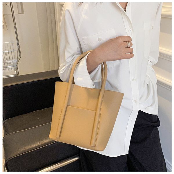 2022 new casual large-capacity tote handbag women's bag net red texture all-match simple bucket bag
2022 new casual large-capacity tote handbag women's bag net red texture all-match simple bucket bag