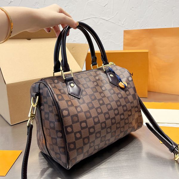 designer luxury women the tote bag fashion versatile handbags shoulder crossbody bags purse tories totes large capacity saddle wallets 7a ma
designer luxury women the tote bag fashion versatile handbags shoulder crossbody bags purse tories totes large capacity saddle wallets 7a ma