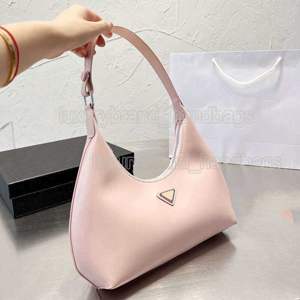 classic tote bag designers handbags women shoulder fashion underarm saddle purses messenger wallet
classic tote bag designers handbags women shoulder fashion underarm saddle purses messenger wallet
