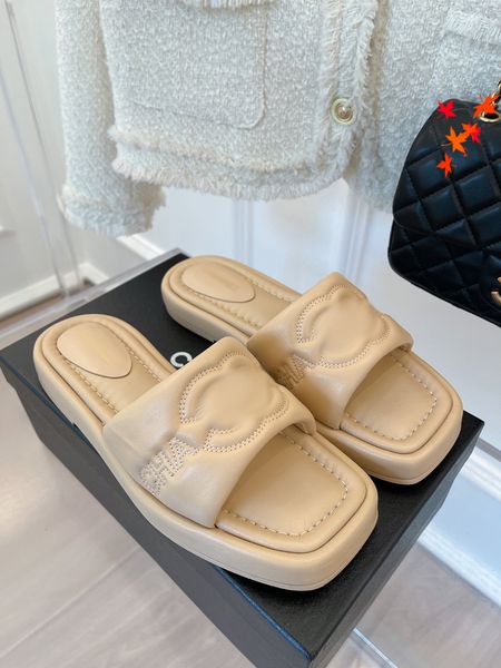 designer women slippers lady cartoon big head slides oran classic open toe casual flat slide real soft leather rubber slipper with box g100, Black
designer women slippers lady cartoon big head slides oran classic open toe casual flat slide real soft leather rubber slipper with box g100, Black
