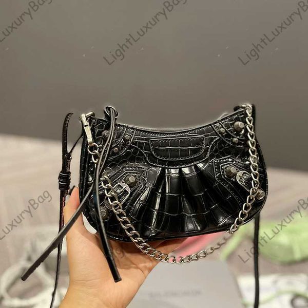 5a handbags motorcycle bag shoulder bags designer real leather wallet quality crossbody for women classic famous brand shopping purses 22081
5a handbags motorcycle bag shoulder bags designer real leather wallet quality crossbody for women classic famous brand shopping purses 22081