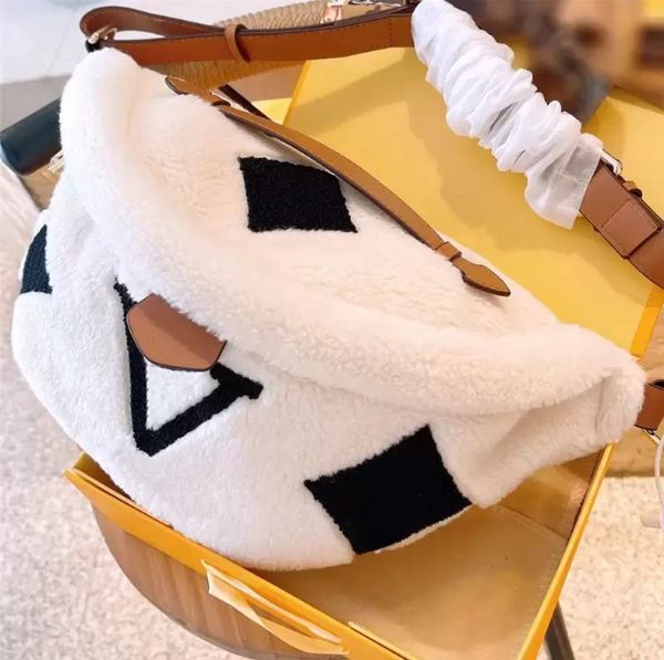 2022 new trend winter teddy waist bag designer for womens men lambswool crossbody bags fluffy bumbag luxury fannypack
2022 new trend winter teddy waist bag designer for womens men lambswool crossbody bags fluffy bumbag luxury fannypack
