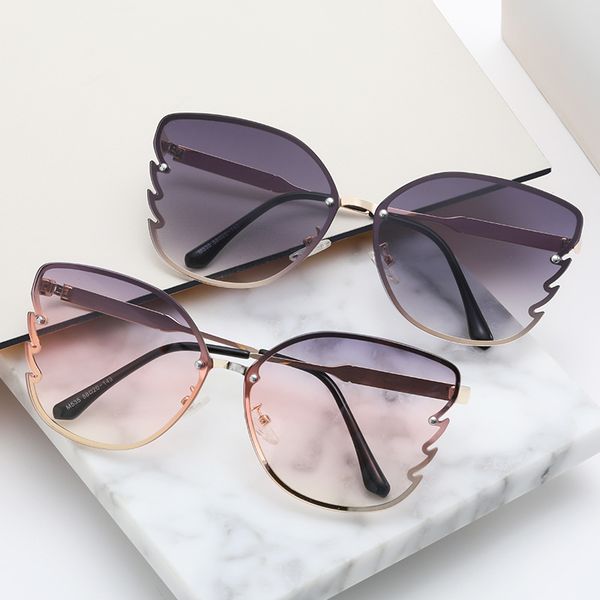 2022 designer sun glasses women classic fashion sunglasses uv400 butterfly, White;black
2022 designer sun glasses women classic fashion sunglasses uv400 butterfly, White;black