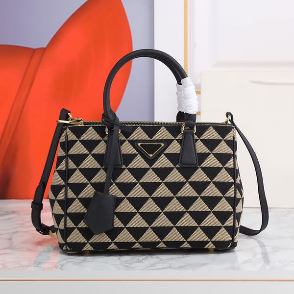 handbag evening bag crossbody tote bag check designer shoulder bags women killer handbags large capacity embroidery triangle woman fashion s
handbag evening bag crossbody tote bag check designer shoulder bags women killer handbags large capacity embroidery triangle woman fashion s