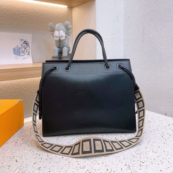 large capacity womens totes handbags leather messenger tote luxurys canvas wide shoulder strap roma shopping bag
large capacity womens totes handbags leather messenger tote luxurys canvas wide shoulder strap roma shopping bag
