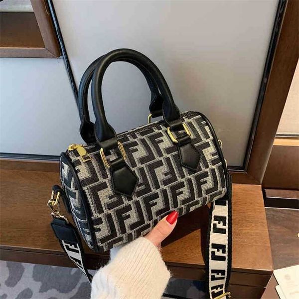 10% off 2023 designer bag ladies women's bags cylinder pillow female boston handbag net belt single messenger bag1p0r
10% off 2023 designer bag ladies women's bags cylinder pillow female boston handbag net belt single messenger bag1p0r