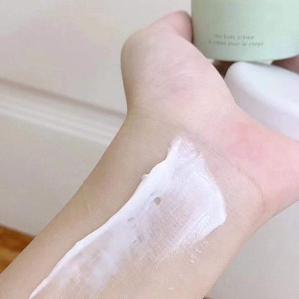 brand body lotion 200ml lait fondant pour le corps moisturizing body milk cream skin care foaming shower flower blooming smell
brand body lotion 200ml lait fondant pour le corps moisturizing body milk cream skin care foaming shower flower blooming smell