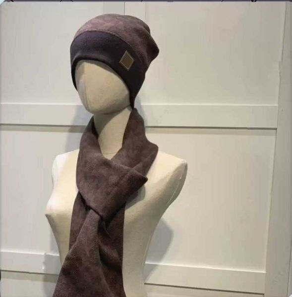 fashion wool knitted scarf hat men and women suit designer winter ski warmth street trend classic print skull hats take the box, Blue;gray
fashion wool knitted scarf hat men and women suit designer winter ski warmth street trend classic print skull hats take the box, Blue;gray