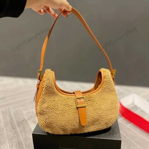 fashion shoulder bag designer winter plush wallet lambswool leather patchwork handbag for women classic famous brand shopping purses 220212
fashion shoulder bag designer winter plush wallet lambswool leather patchwork handbag for women classic famous brand shopping purses 220212