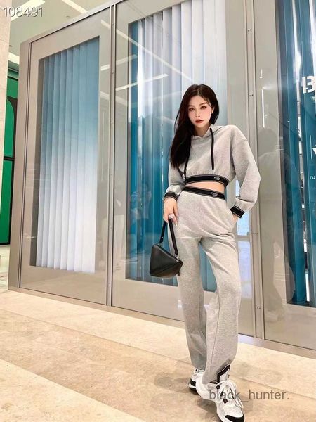 women's hoodies prads designer autumn new fashion simple letter ribbon decoration hooded short sweater casual trousers suit, Black
women's hoodies prads designer autumn new fashion simple letter ribbon decoration hooded short sweater casual trousers suit, Black