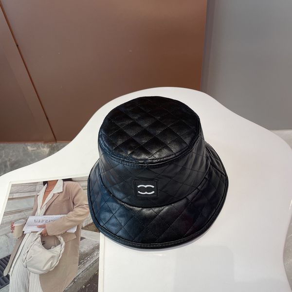 designers luxurys bucket hat women's cap fashion simple leather classic street show temperament versatile christmas gift is very beauti, Blue;gray
designers luxurys bucket hat women's cap fashion simple leather classic street show temperament versatile christmas gift is very beauti, Blue;gray