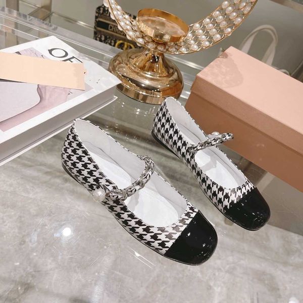 dress shoes miu mary jane net red same qianniao lattice pearl square head high s women's medium thick heel single shoes, Black
dress shoes miu mary jane net red same qianniao lattice pearl square head high s women's medium thick heel single shoes, Black