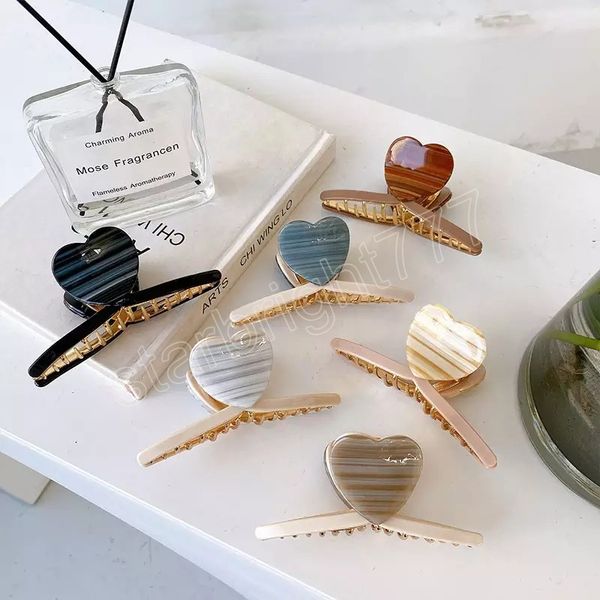 korean creative design 11.5cm large metal heart hair clip claws fashion stripe acetic acid clmaps for woman girls, Slivery;white
korean creative design 11.5cm large metal heart hair clip claws fashion stripe acetic acid clmaps for woman girls, Slivery;white