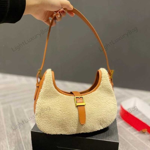 5a fashion shoulder bag designer winter plush wallet lambswool leather patchwork handbag for women classic famous brand shopping purses 2202
5a fashion shoulder bag designer winter plush wallet lambswool leather patchwork handbag for women classic famous brand shopping purses 2202