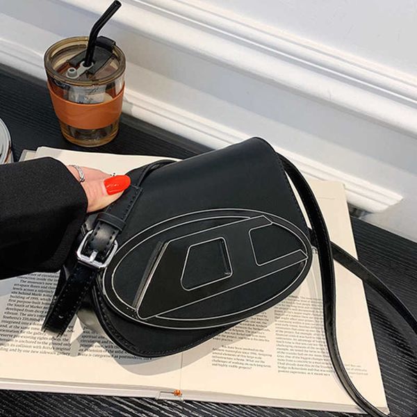 half moon fashion bags ladies one shoulder crossbody bag designer underarm bag handbag messenger wallet
half moon fashion bags ladies one shoulder crossbody bag designer underarm bag handbag messenger wallet