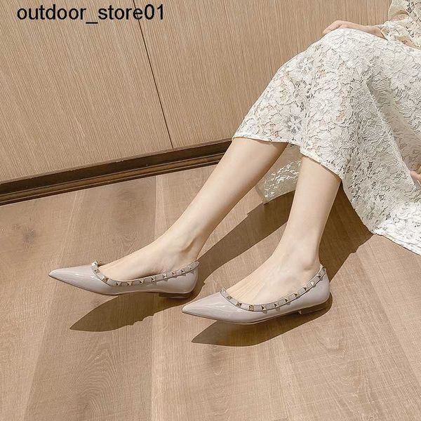designer sandals luxury dress shoes fashion single shoe autumn new riveted flat fairy style pointed single slides women valentinoe', Black
designer sandals luxury dress shoes fashion single shoe autumn new riveted flat fairy style pointed single slides women valentinoe', Black