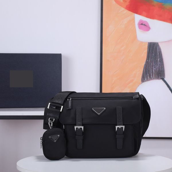 famous designer new fashion men's nylon messenger bag shoulder bag 
famous designer new fashion men's nylon messenger bag shoulder bag