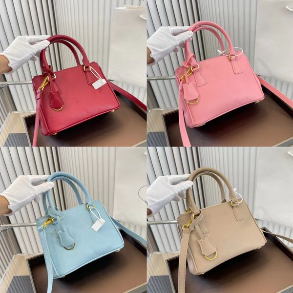 new designer bag luxury women shoulder bags handbag designer crossbody wallet female purses 2022 uality high-capacity solid color leather le
new designer bag luxury women shoulder bags handbag designer crossbody wallet female purses 2022 uality high-capacity solid color leather le