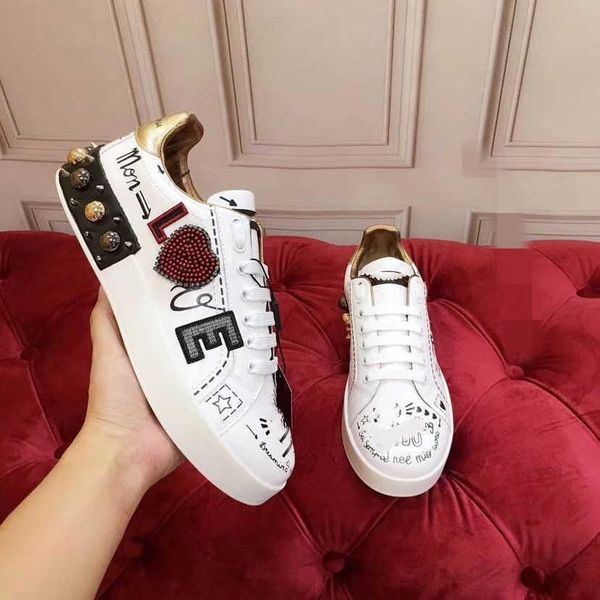 mans arrival casual shoes white black red fashion mens women leather breathable shoes open low sports sneak valentinoes valentinoity xum
mans arrival casual shoes white black red fashion mens women leather breathable shoes open low sports sneak valentinoes valentinoity xum