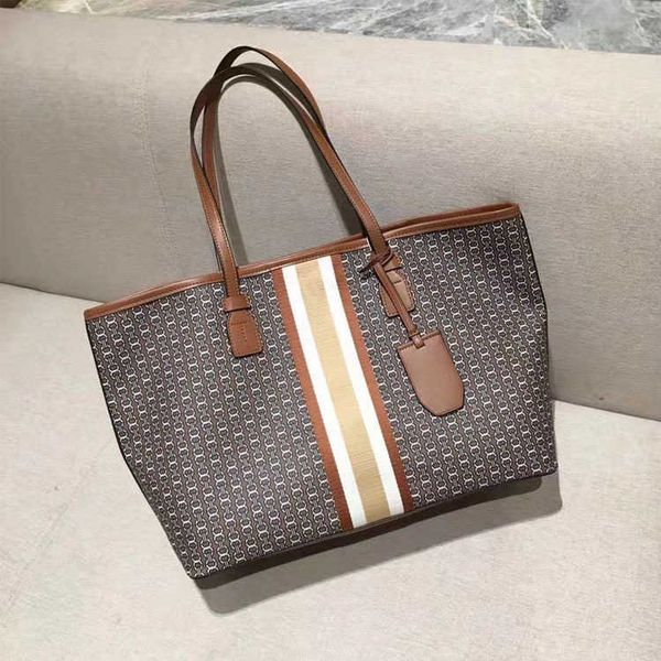 luxury leather woman's torys designer bag burchs handbag women's bag shopping fashion portable tot new one shoulder tb messenger b
luxury leather woman's torys designer bag burchs handbag women's bag shopping fashion portable tot new one shoulder tb messenger b