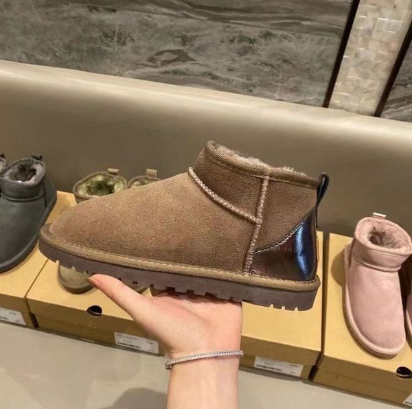 2022 designer classic australian women warm 585401 womens men boot mini ankle boots dune buckle snow half knee slippers transshipment, Black
2022 designer classic australian women warm 585401 womens men boot mini ankle boots dune buckle snow half knee slippers transshipment, Black