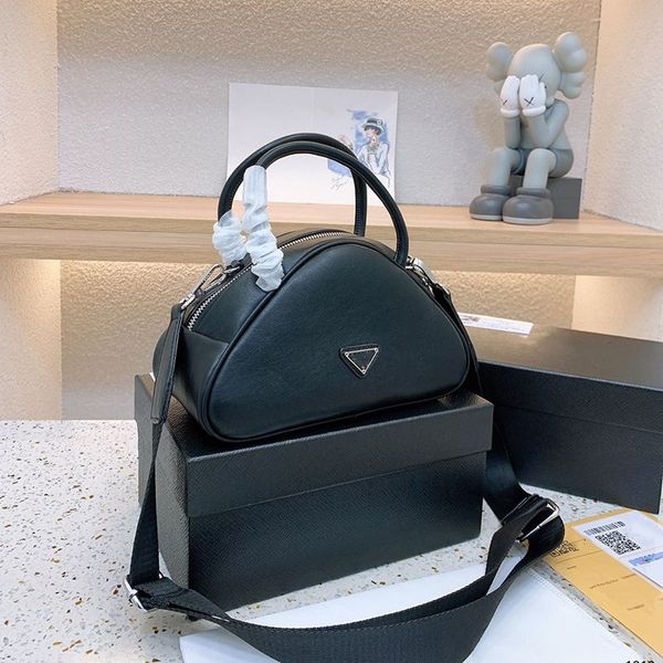shoulder bags triangle totes bag chain wallet leather men designer bags fashion purse lady shoulder bag handbag mini package messenger women
shoulder bags triangle totes bag chain wallet leather men designer bags fashion purse lady shoulder bag handbag mini package messenger women