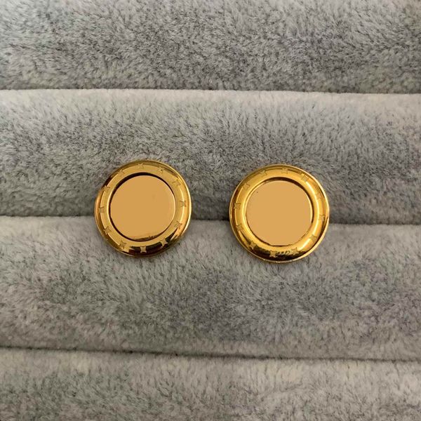 gold color women fashion stud with diamond titanium steel designer engagement earrings, Golden;silver
gold color women fashion stud with diamond titanium steel designer engagement earrings, Golden;silver