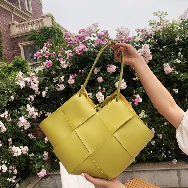 bottess bag venetas fashion large capacity s women' autumn 2022 new fahion ingle houlder imple niche deign tote
bottess bag venetas fashion large capacity s women' autumn 2022 new fahion ingle houlder imple niche deign tote