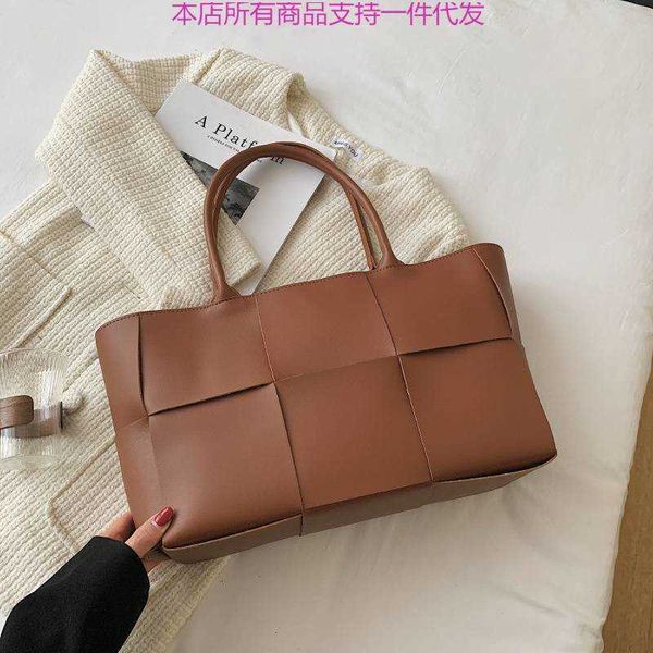 fashion bag designer bottess venetas's women's 2022 new woven large capacity tote seasonal texture ins portable shoulder
fashion bag designer bottess venetas's women's 2022 new woven large capacity tote seasonal texture ins portable shoulder