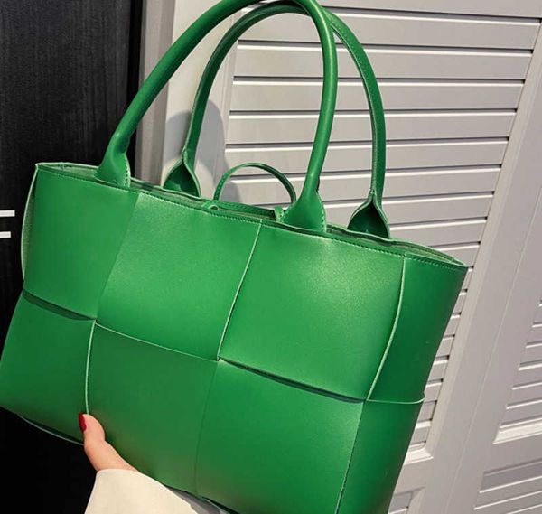fashion bag designer bottess venetas's net red large 2022 new fashion style single shoulder women's portable tote
fashion bag designer bottess venetas's net red large 2022 new fashion style single shoulder women's portable tote
