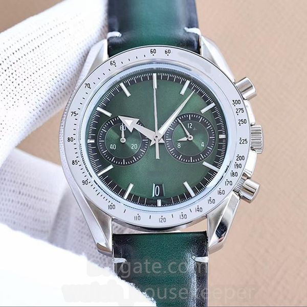 2022 leather men's watches 43.5mm stainless steel sapphire glass waterproof multi-color watchband luminous quartz u1 men's watch, Slivery;brown
2022 leather men's watches 43.5mm stainless steel sapphire glass waterproof multi-color watchband luminous quartz u1 men's watch, Slivery;brown