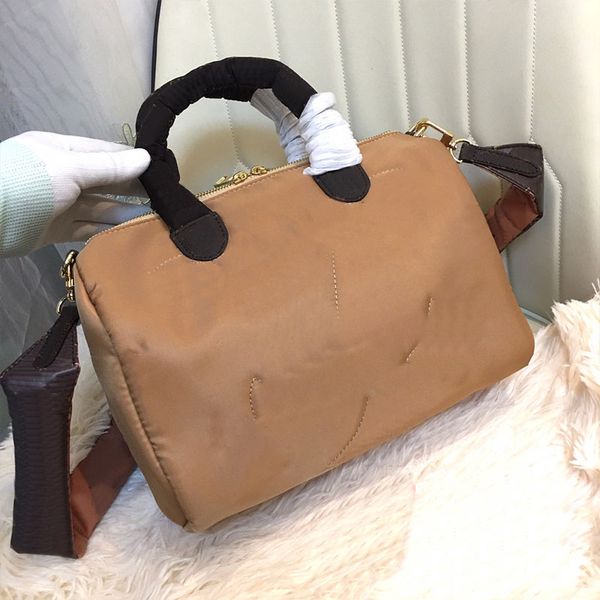 25/30cm designer pillow bag quilted boston handbags regenerated nylon corssbody tote bags shoulder bags soft cotton fabric leather old flowe
25/30cm designer pillow bag quilted boston handbags regenerated nylon corssbody tote bags shoulder bags soft cotton fabric leather old flowe
