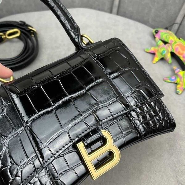bag 2022 fashion b family high version women crocodile hourglass leather one shoulder diagonal handbag 8cuu
bag 2022 fashion b family high version women crocodile hourglass leather one shoulder diagonal handbag 8cuu