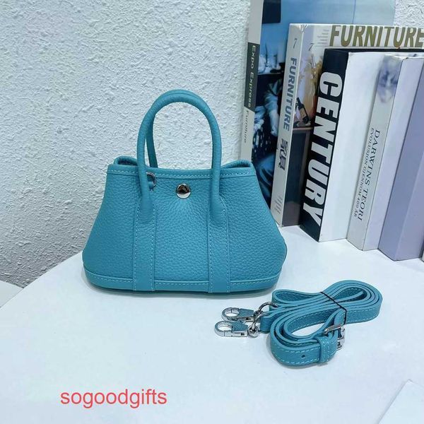 designer herme bag garden party bags women crossbody tote handbags 2022 spring new women's bag 20cm25cm leather head small mini garden
designer herme bag garden party bags women crossbody tote handbags 2022 spring new women's bag 20cm25cm leather head small mini garden