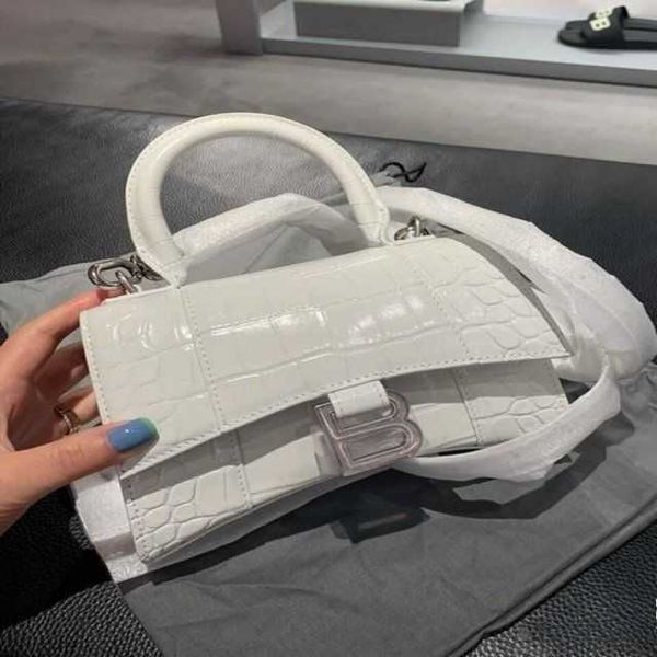 bag women summer 2022 fashion niche design single shoulder messenger handbag hourglass
bag women summer 2022 fashion niche design single shoulder messenger handbag hourglass