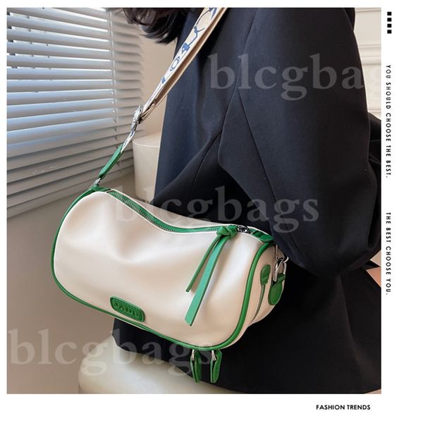 hbp female crossbody bag 2022 new broadband pop pillow bags shopping wallet card holder
hbp female crossbody bag 2022 new broadband pop pillow bags shopping wallet card holder