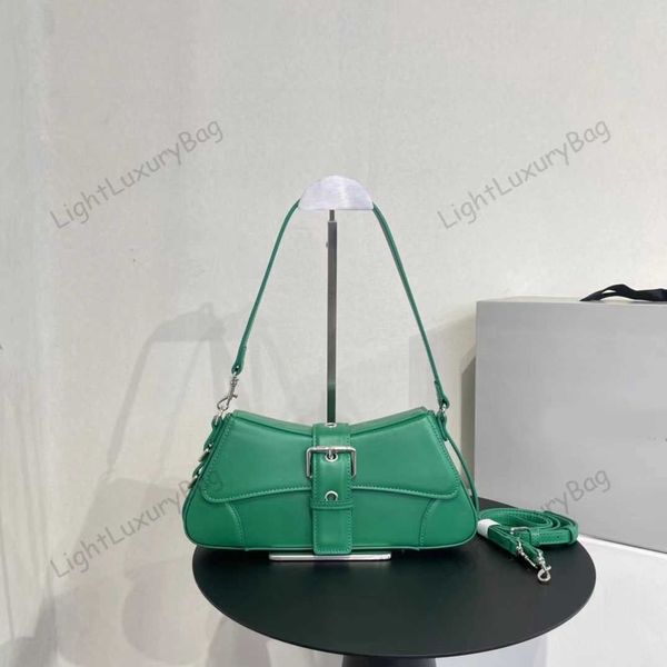 retro subaxillary bag designer leather shoulder light luxury crossbody for fashion handbag women classic famous brand shopping purses220213
retro subaxillary bag designer leather shoulder light luxury crossbody for fashion handbag women classic famous brand shopping purses220213