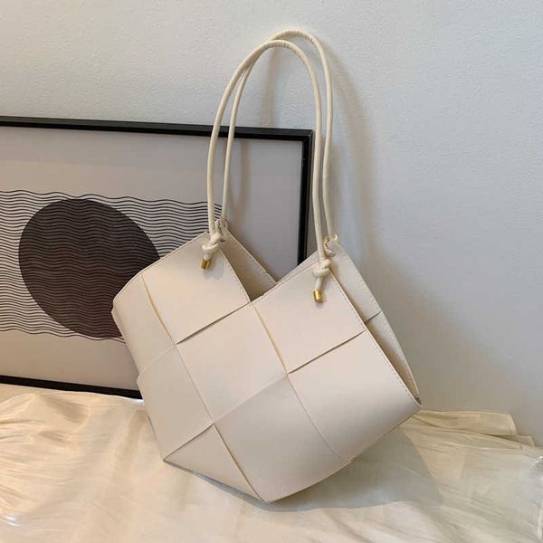 bottess bag venetas fashion 2022 new spring and summer linggetuote fashion net red single shoulder women's armpit woven
bottess bag venetas fashion 2022 new spring and summer linggetuote fashion net red single shoulder women's armpit woven