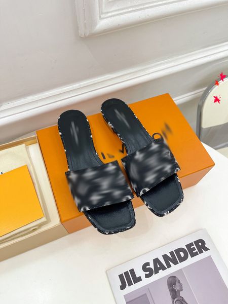 new version paris slides slippers womens summer sandals beach ladies flip flops black leisure slider chaussures fashion scuffs footwear -h05
new version paris slides slippers womens summer sandals beach ladies flip flops black leisure slider chaussures fashion scuffs footwear -h05