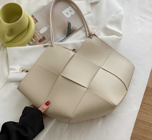 bottess bag venetas fashion 2022 new large capacity single shoulder women's underarm woven
bottess bag venetas fashion 2022 new large capacity single shoulder women's underarm woven