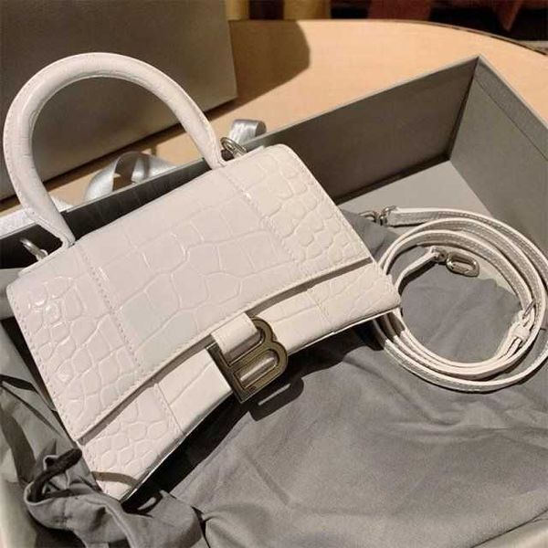 designer handbags messenger bags tote purse leather women fashion versatile crocodile hourglass portable small backpacks shoulder crossbody
designer handbags messenger bags tote purse leather women fashion versatile crocodile hourglass portable small backpacks shoulder crossbody